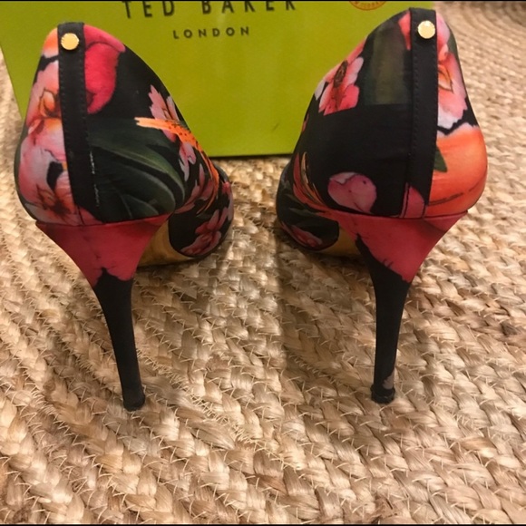 Ted Baker Black Floral heels - Picture 2 of 4